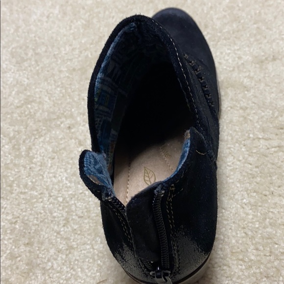Earth origin booties. Good condition. - Picture 7 of 8